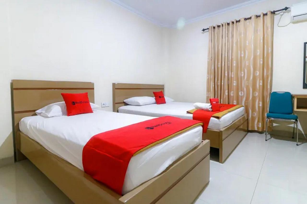 Reddoorz Plus Near Wtc Batanghari Mall Tanjungjohor Esterno foto