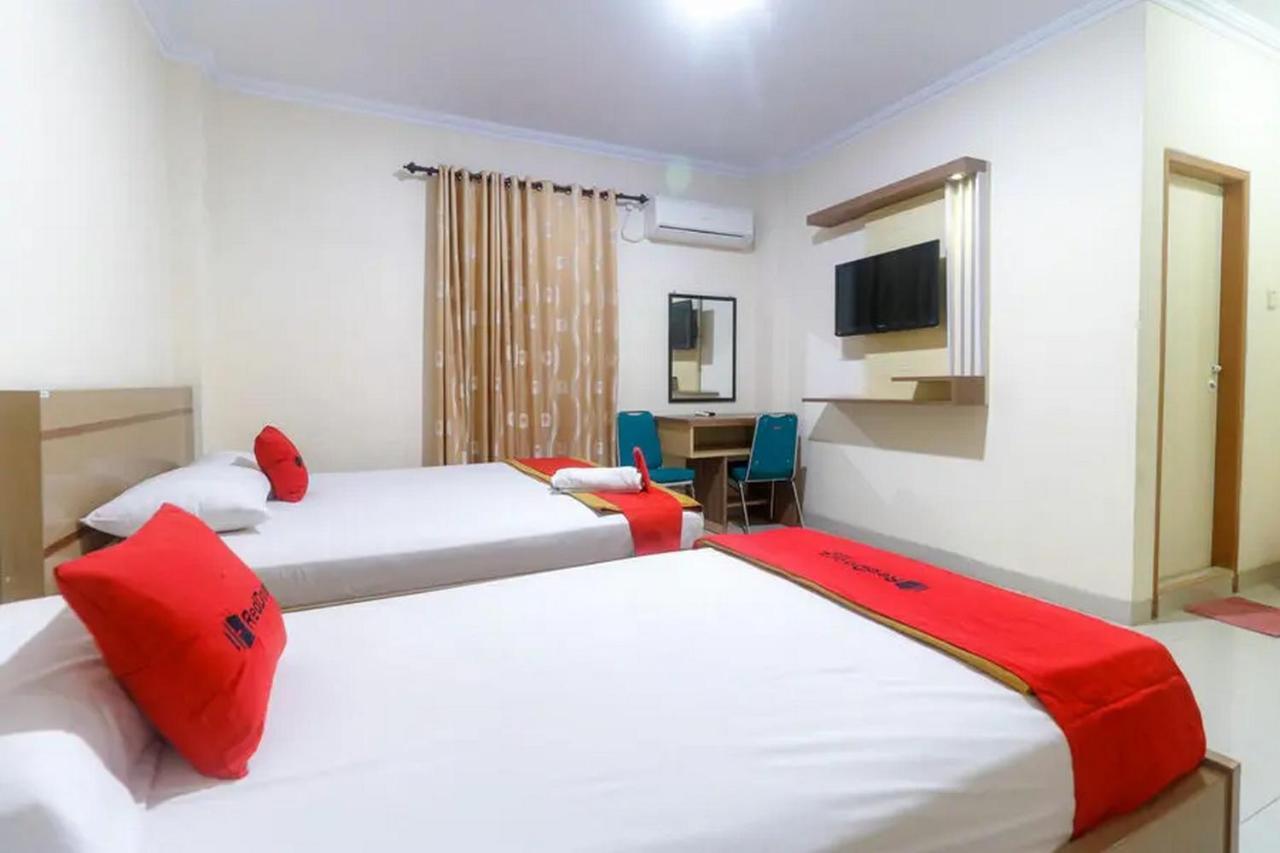 Reddoorz Plus Near Wtc Batanghari Mall Tanjungjohor Esterno foto