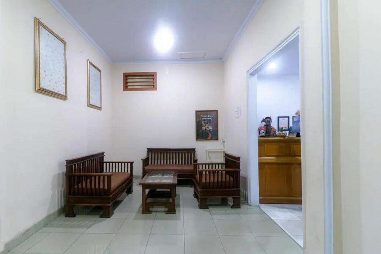 Reddoorz Plus Near Wtc Batanghari Mall Tanjungjohor Esterno foto