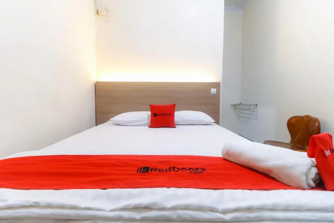 Reddoorz Plus Near Wtc Batanghari Mall Tanjungjohor Esterno foto