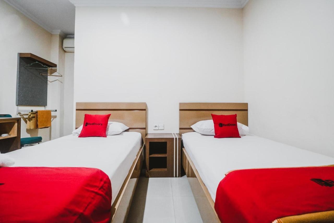 Reddoorz Plus Near Wtc Batanghari Mall Tanjungjohor Esterno foto